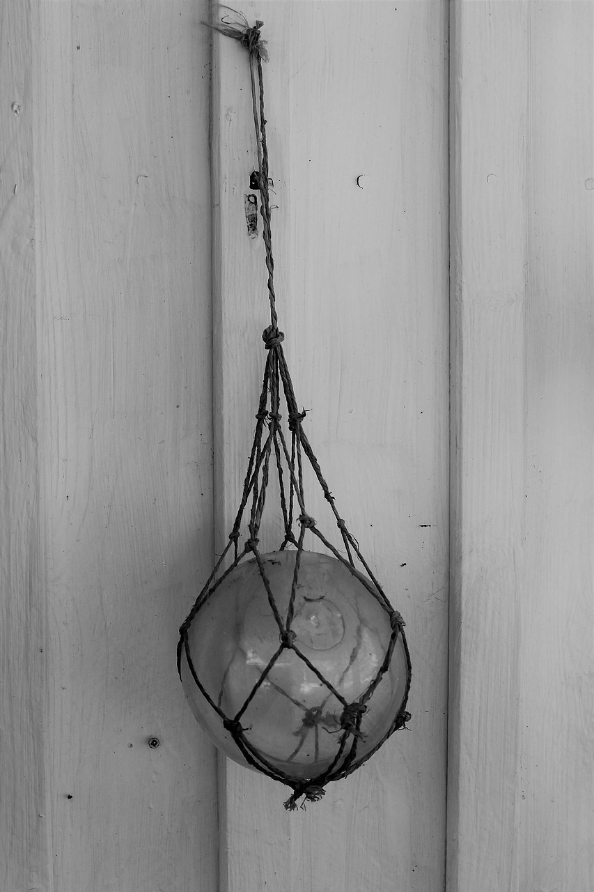 glass-ball-2406723_1280